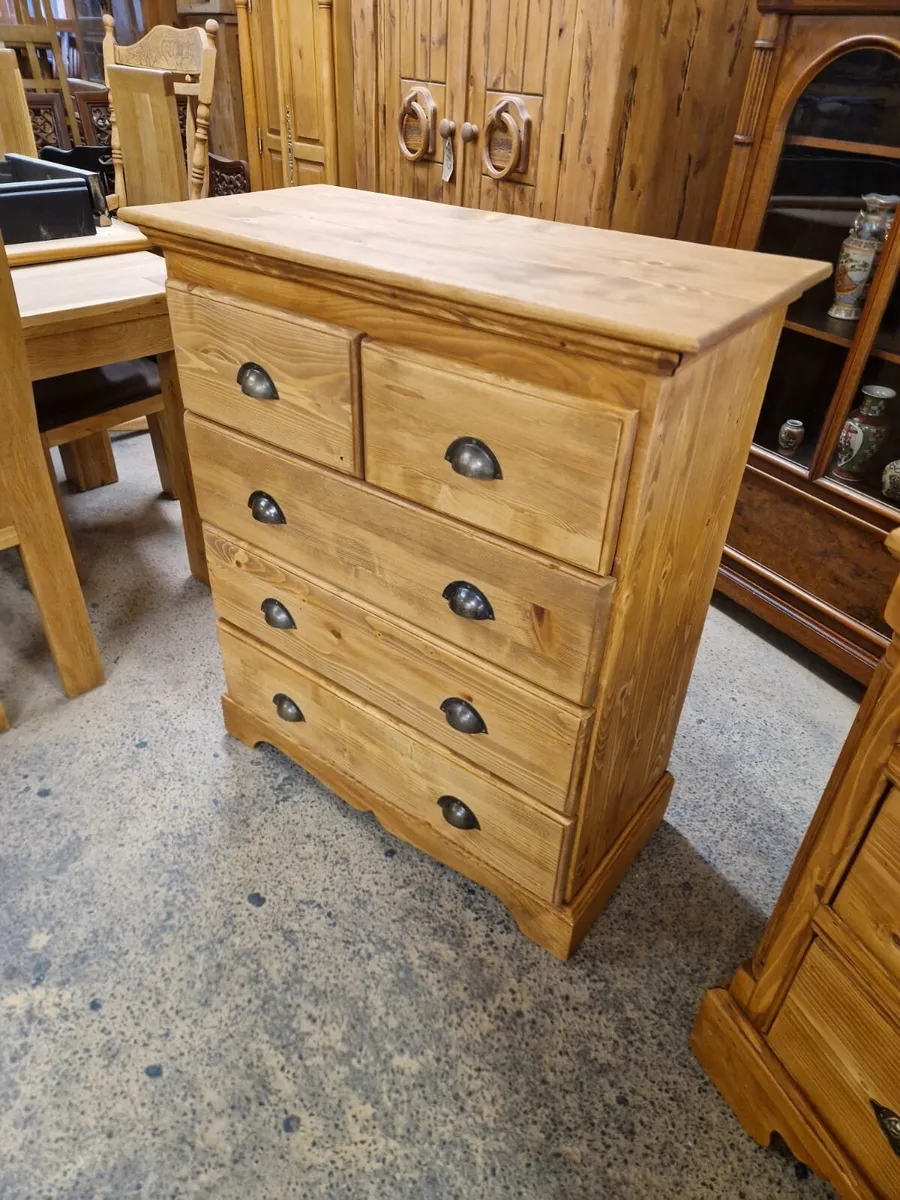 Vintage pine chest of drawers - Image 2