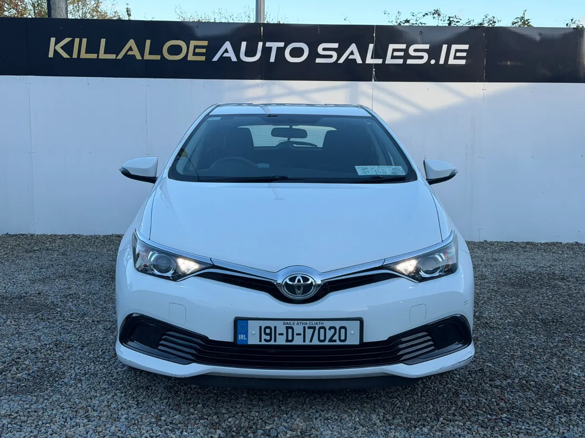 2019 Toyota Auris VAN 1.4D4D (very low KM!) - Image 2