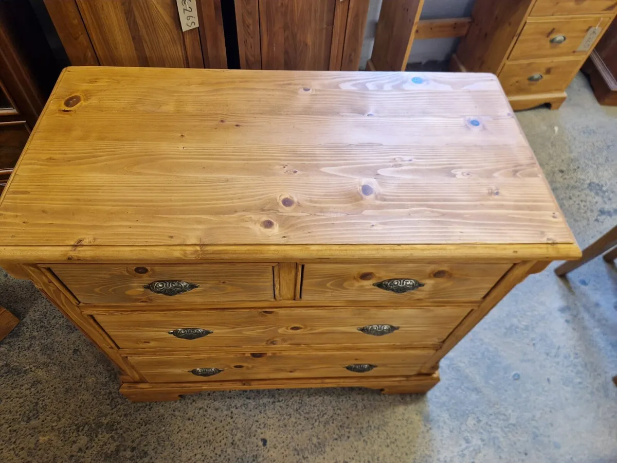 Vintage pine chest of drawers - Image 4