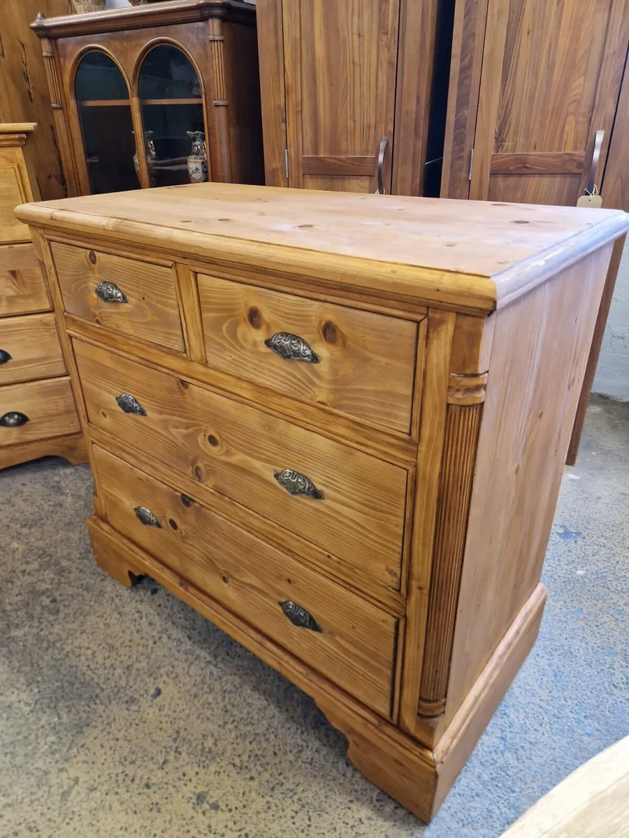Vintage pine chest of drawers - Image 2