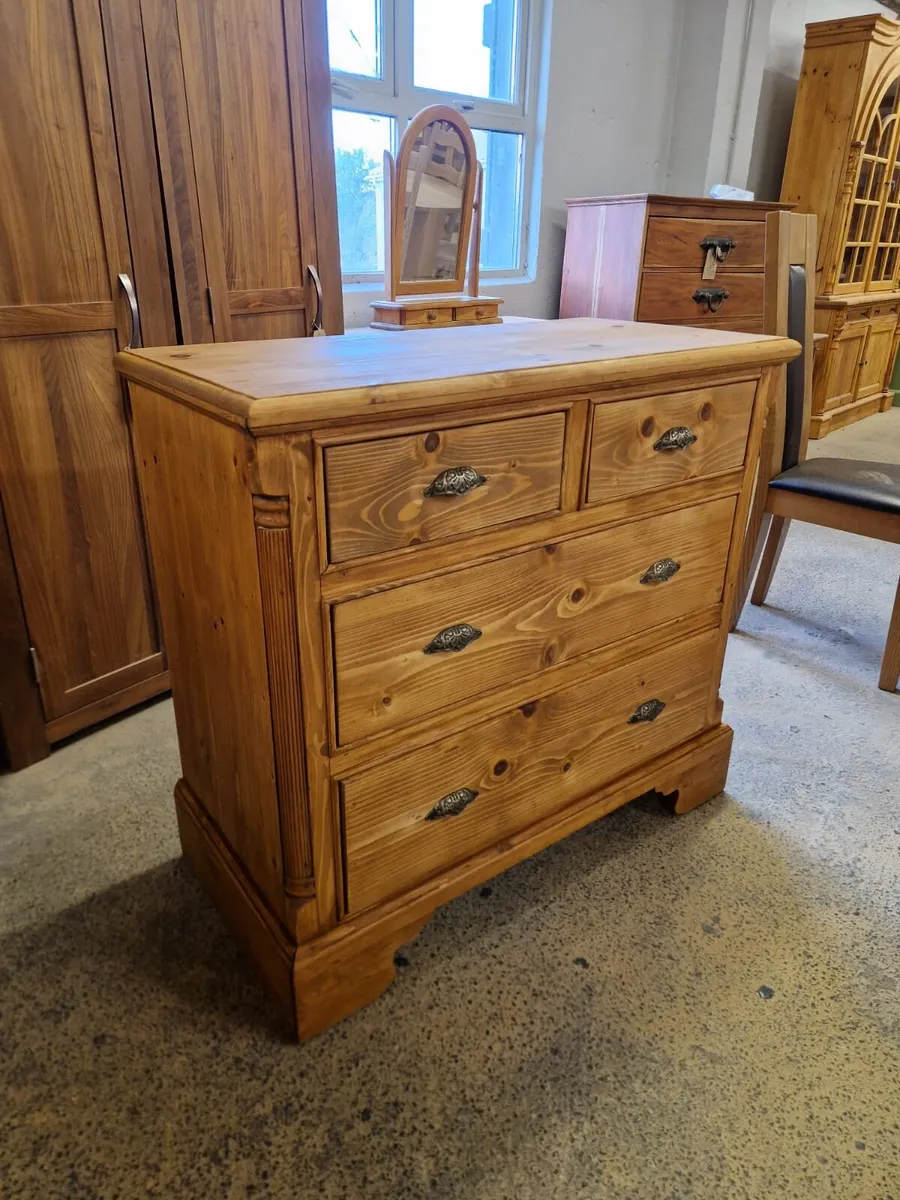 Vintage pine chest of drawers - Image 3