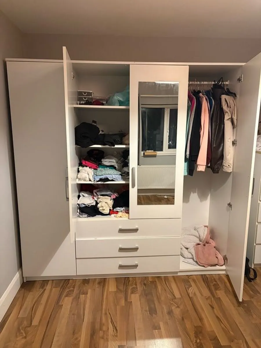 white bedroom wardrobe - Image 2