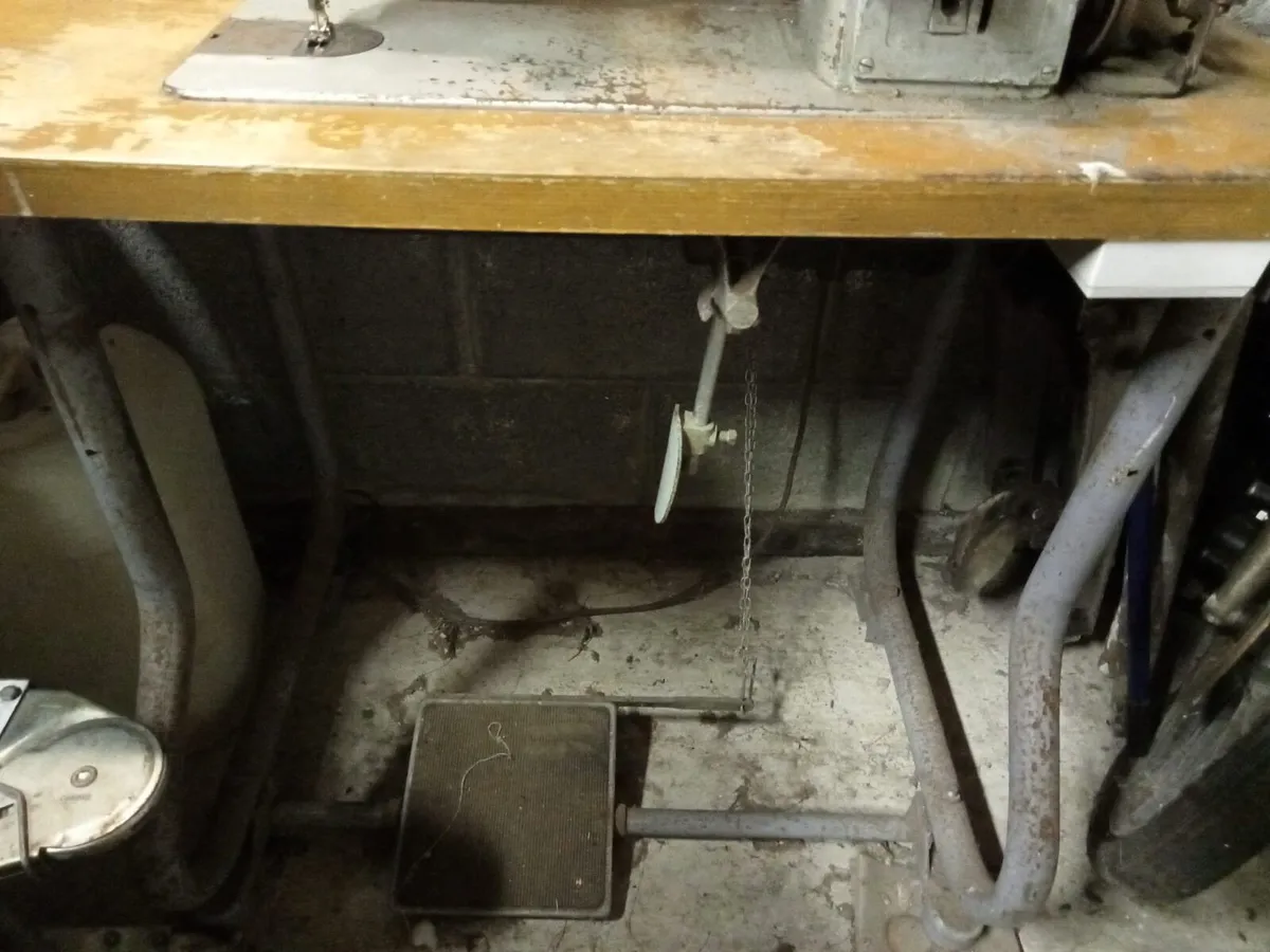 Sewing machine - Image 4