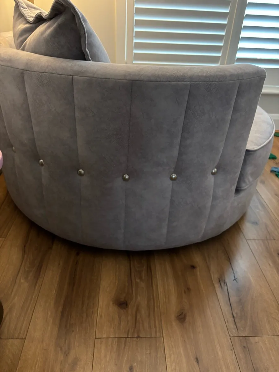 Swivel chair - Image 3