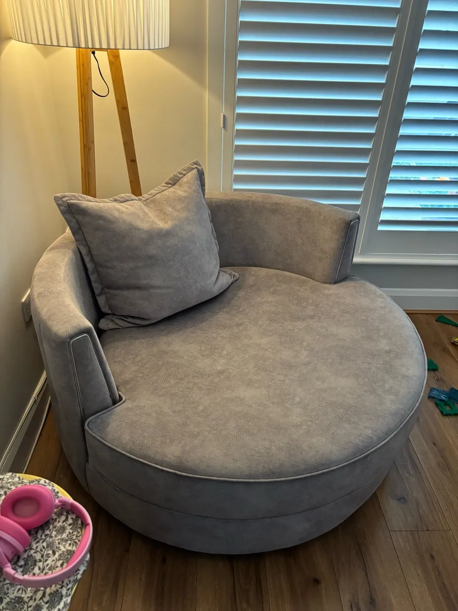 Swivel chair - Image 2