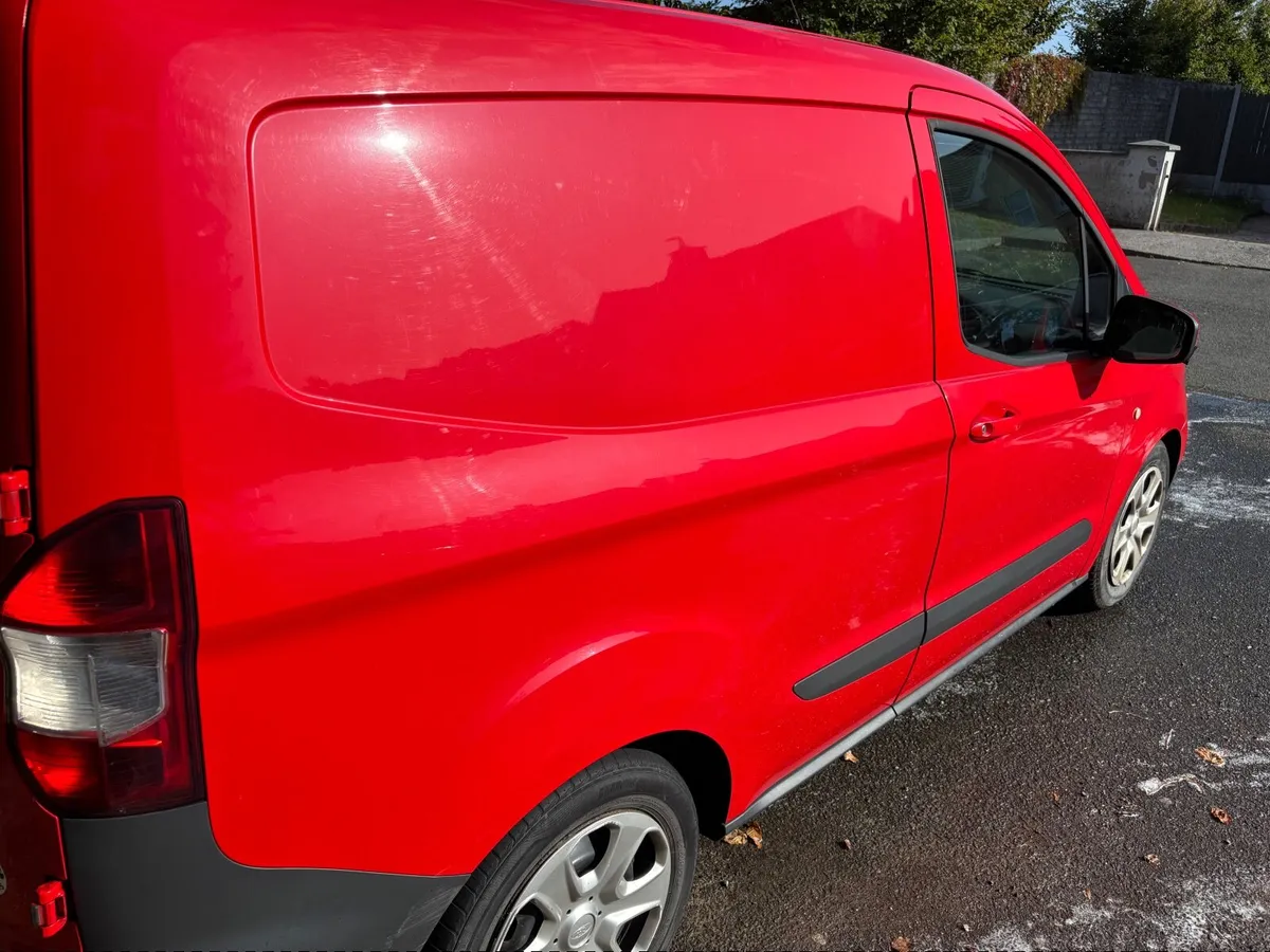 Ford Transit Courier 2015 - Image 3