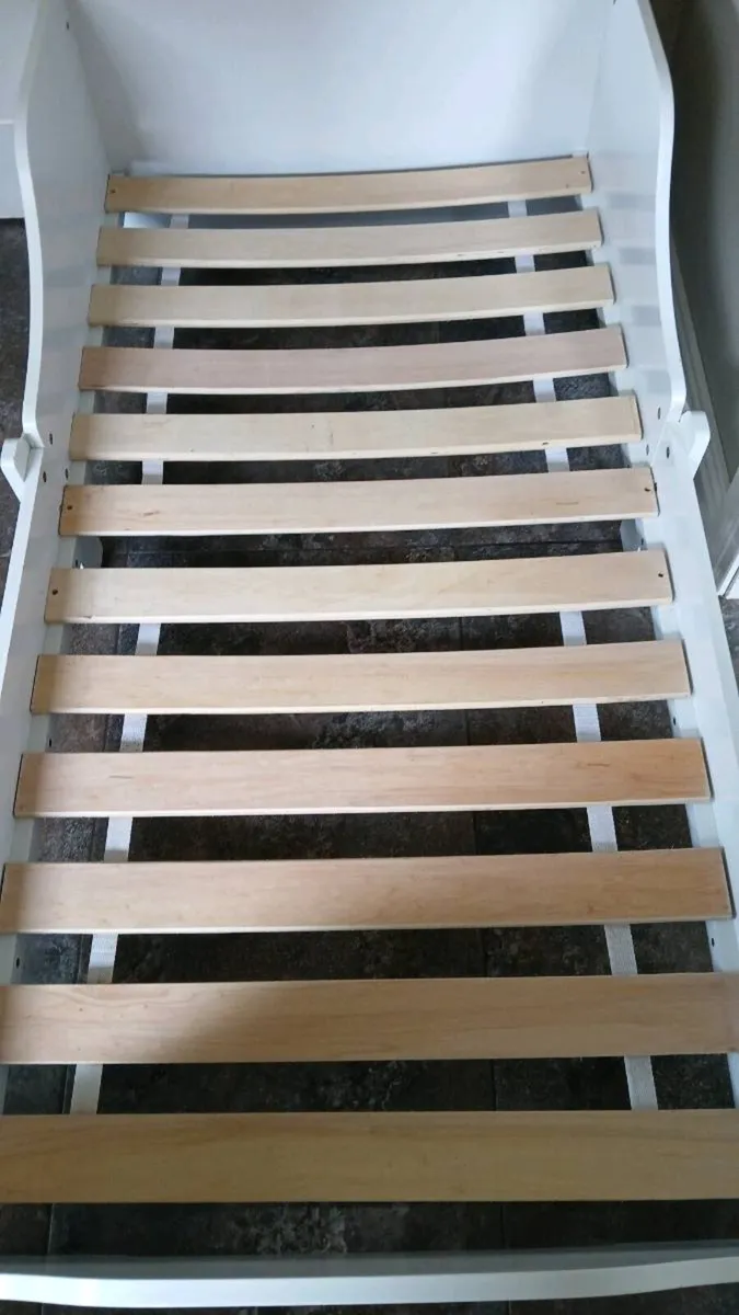 Toddler bed - Image 2