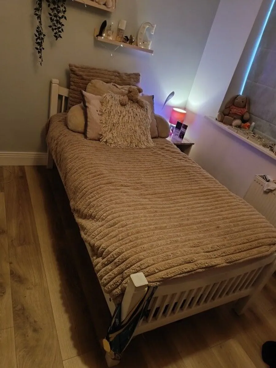 Two Matching Wooden Single Beds: Pine and White - Image 2