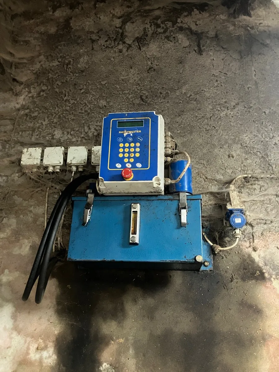 Dairymaster Automatic Scrapers