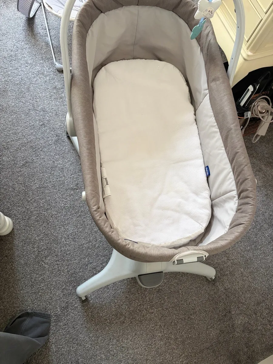 Chicco Baby Hug 4-in-1 - Image 1