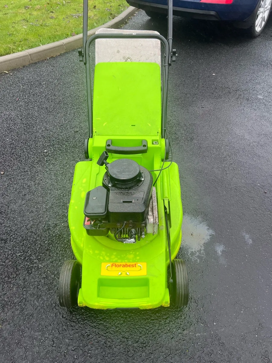 Florabest self drive lawnmower - Image 4