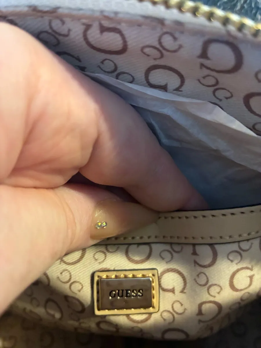 Genuine GUESS bag brand new - Image 3