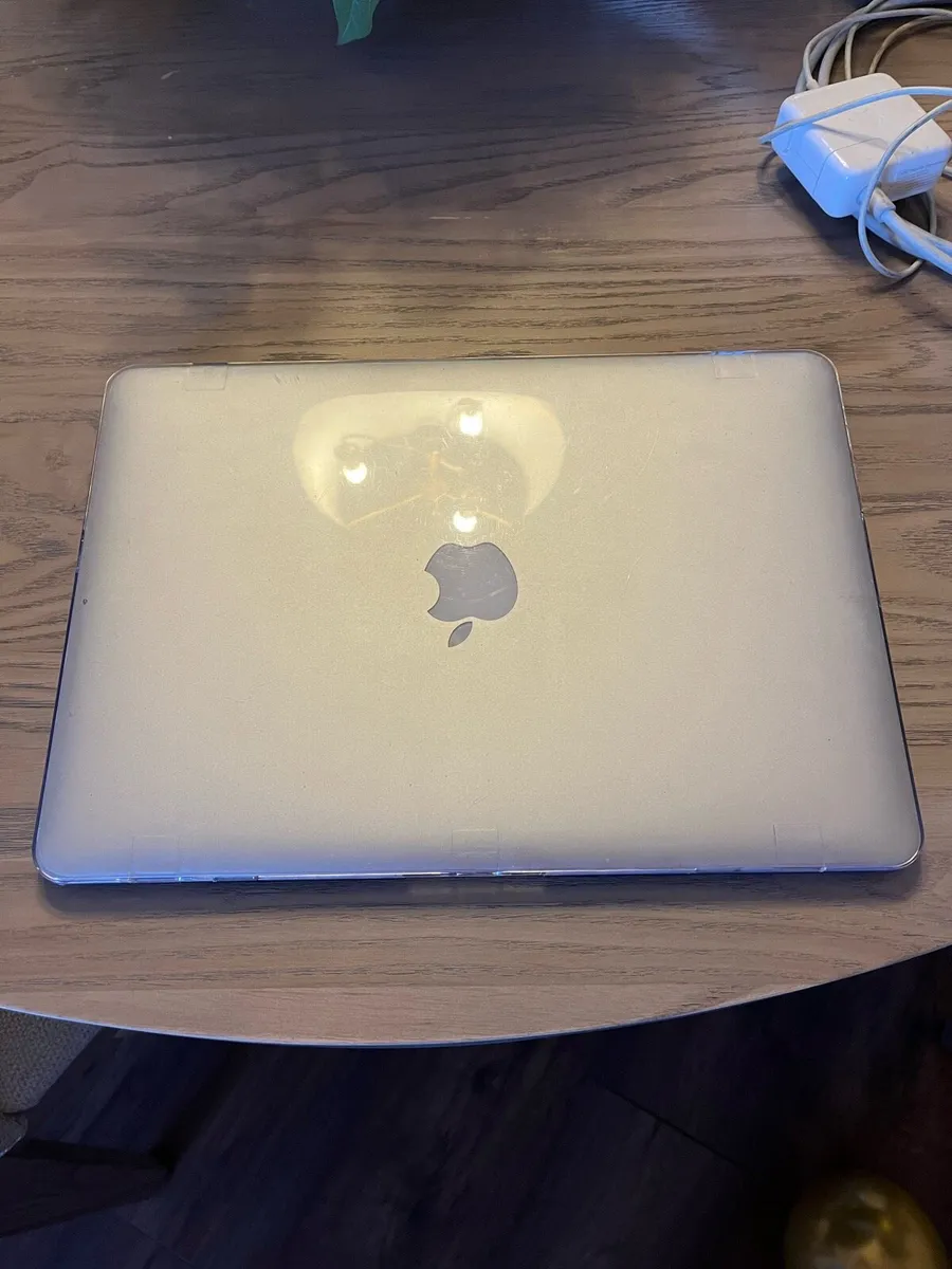 MacBook Air - Image 1