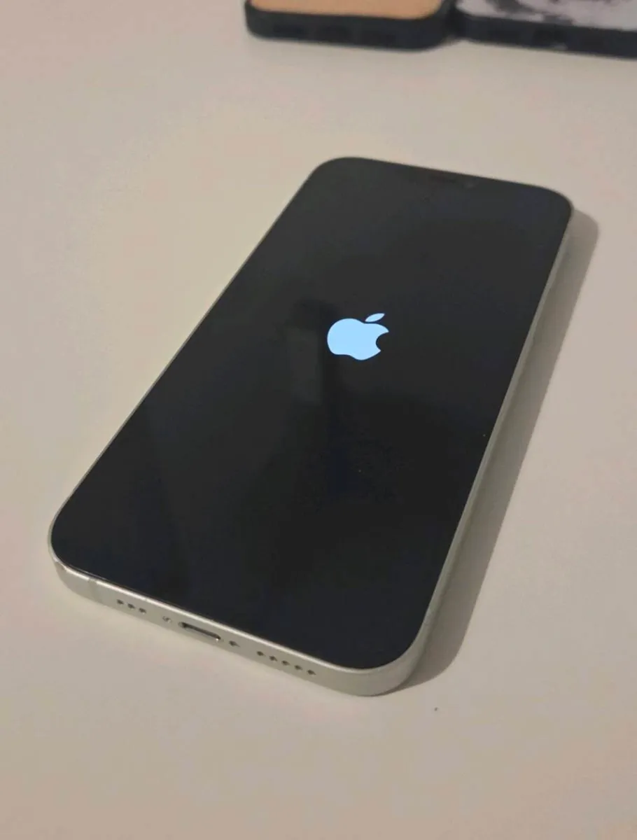 Iphone 12, 64GB, Light Green - Image 4