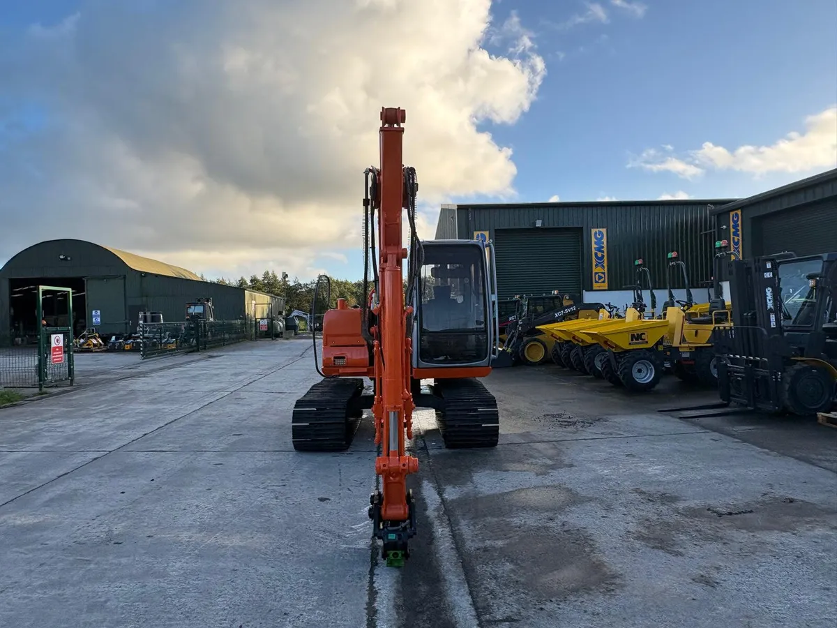 2001 Hitachi EX60-5 - Image 3