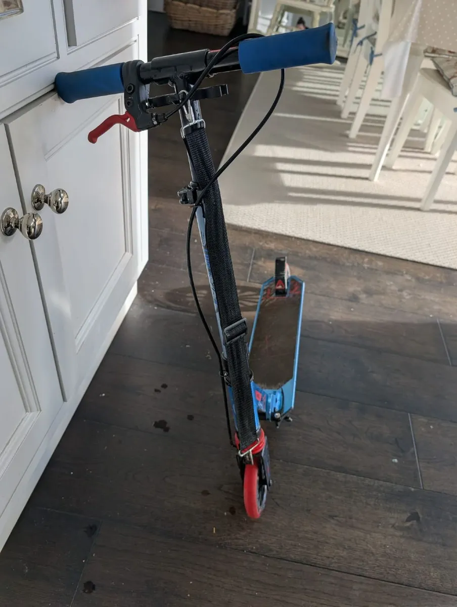 2 Oxelo MID 5 Folding Scooters - Blue & Purple - Image 2