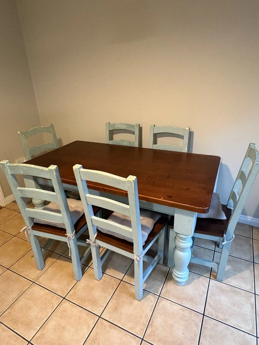 Strawbridge Dining table and chairs - Image 2