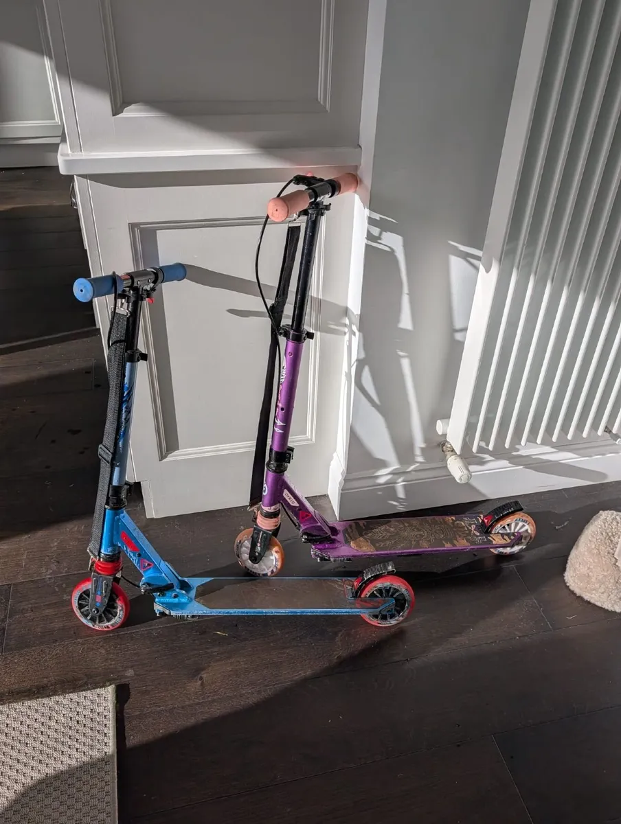 2 Oxelo MID 5 Folding Scooters - Blue & Purple - Image 1