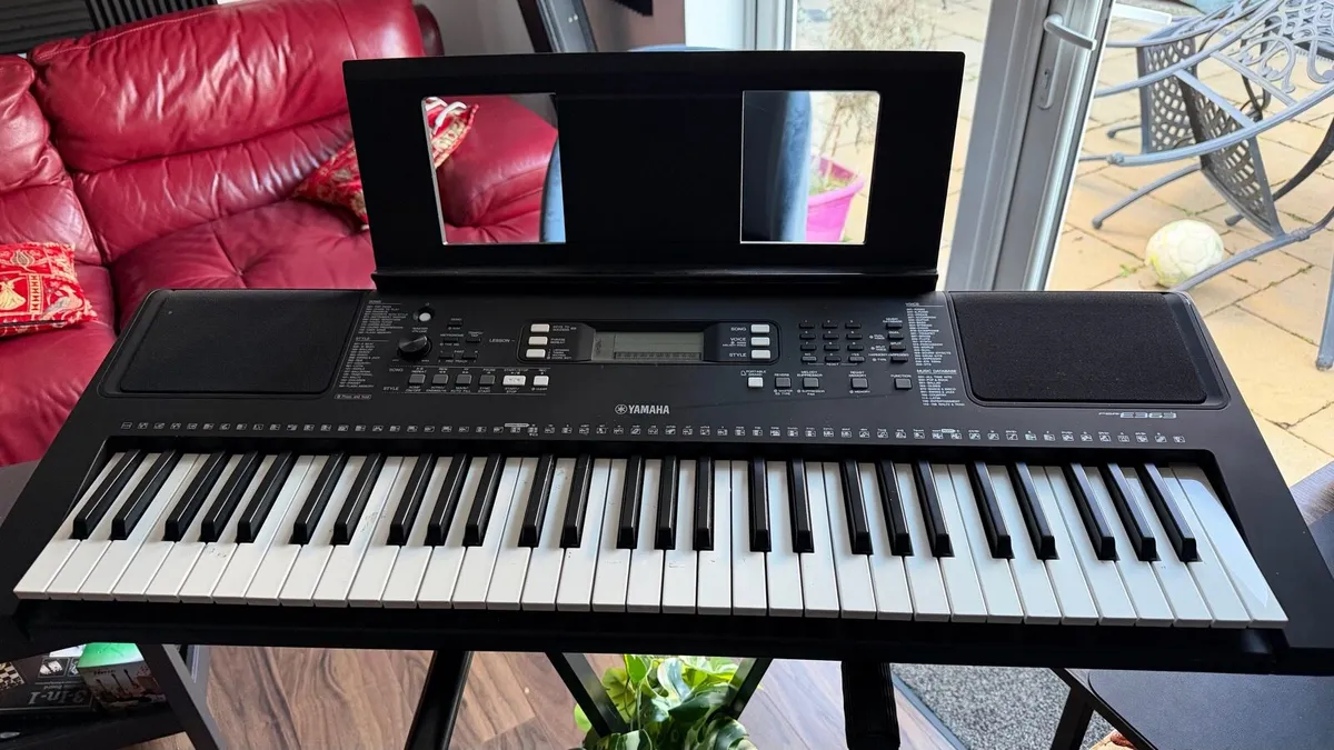 Yamaha PSR-E363 - Image 1