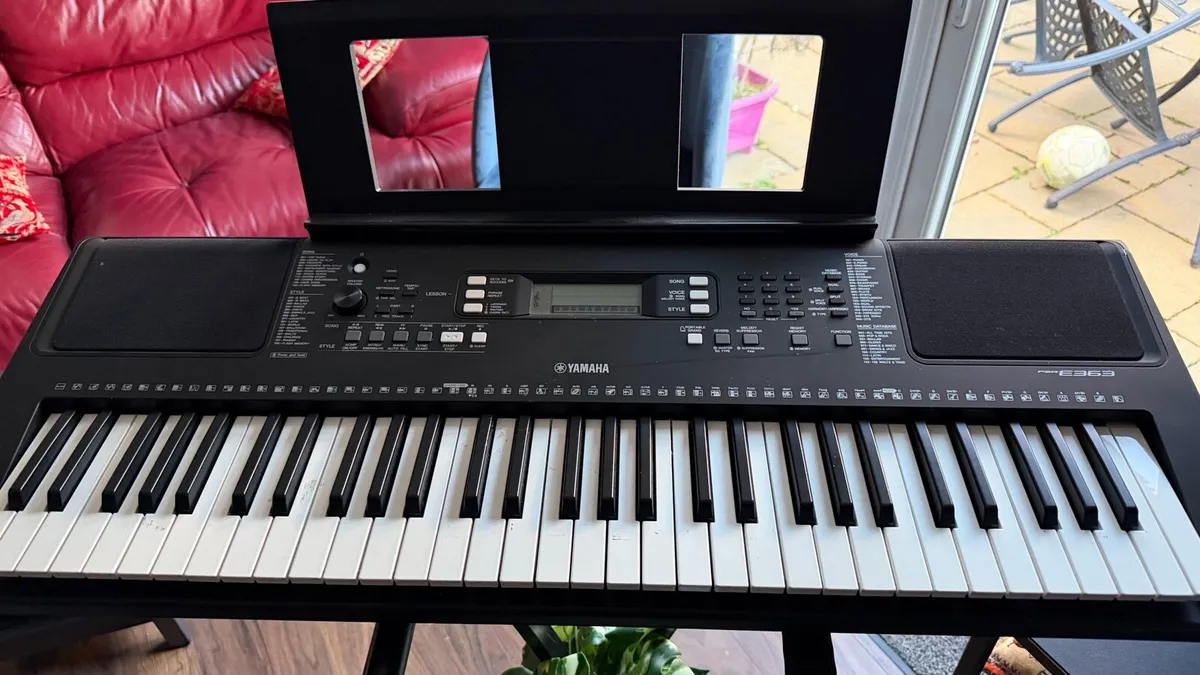 Yamaha PSR-E363 - Image 2