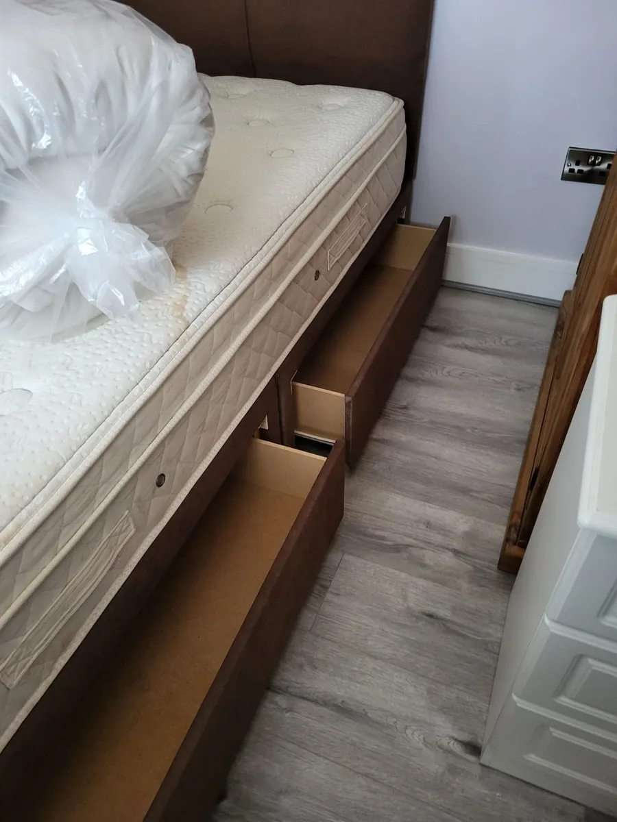 Double bed - Image 3
