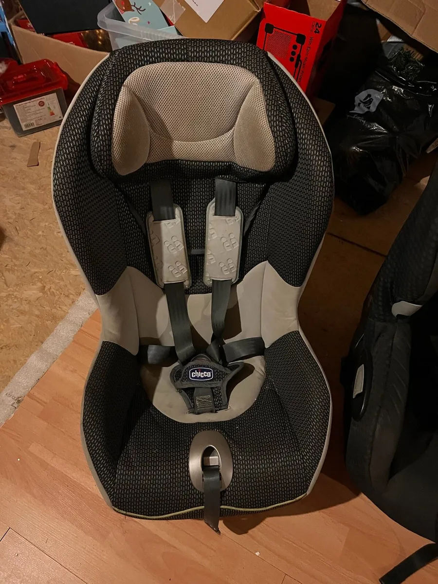 Chicco Car Seat - Image 1