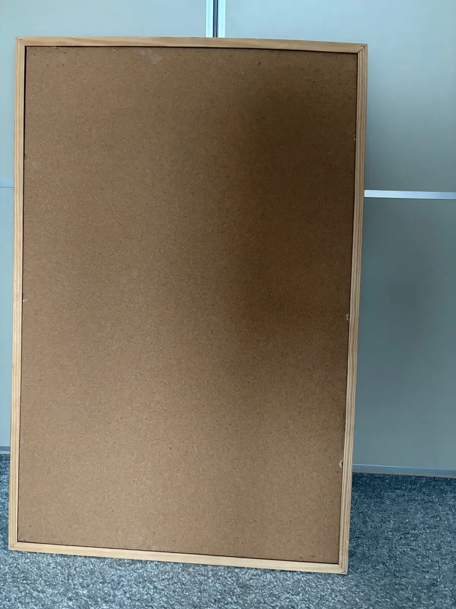 Cork board - Image 1