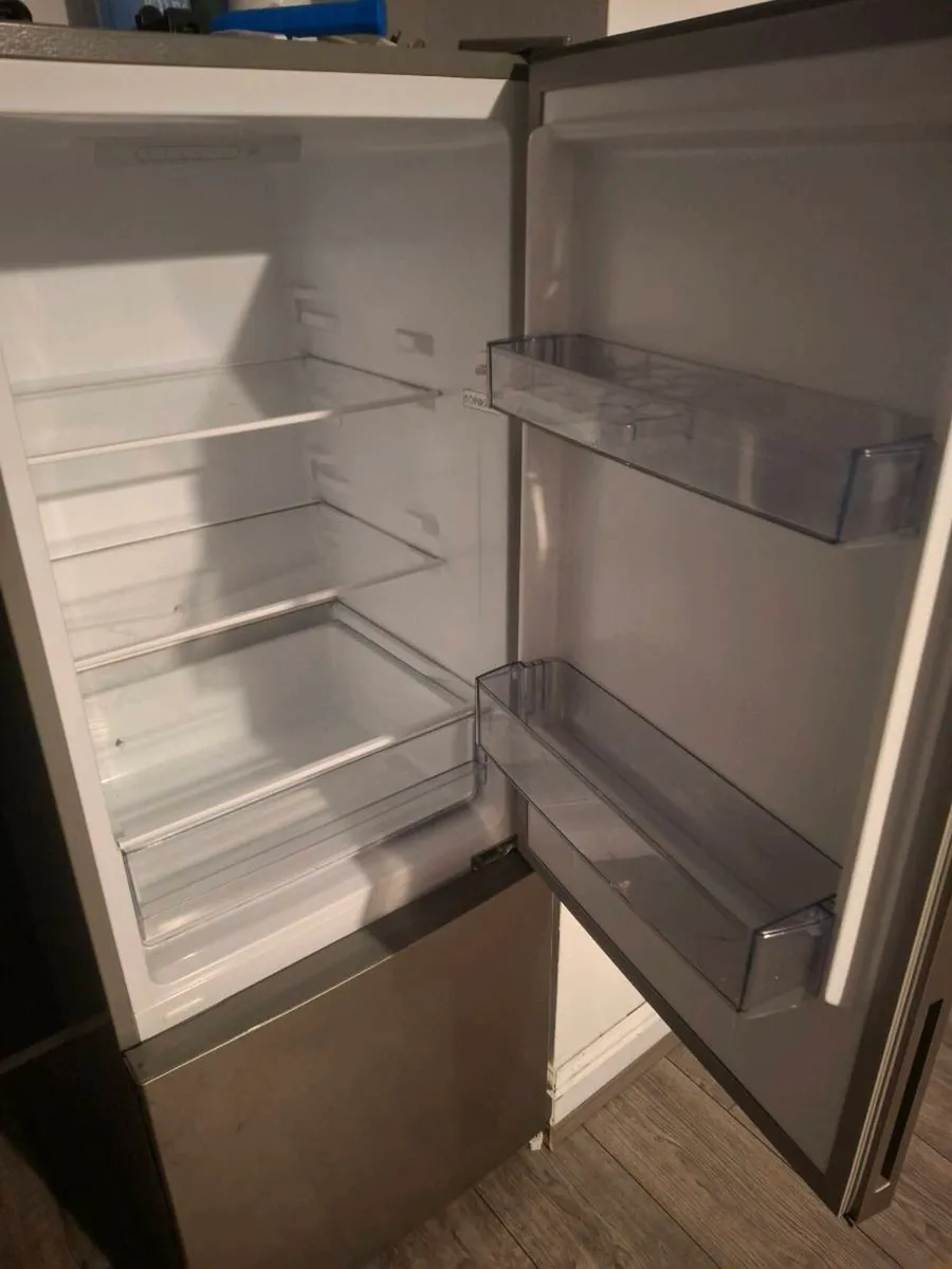 Fridge and freezer - Image 3