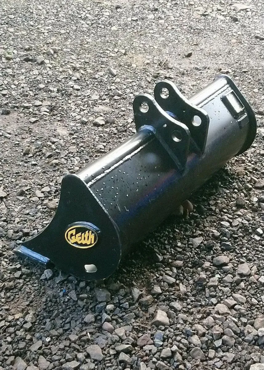 BOBCAT E10 E17 E19 E20 GRADING BUCKET 30mm pins - Image 2