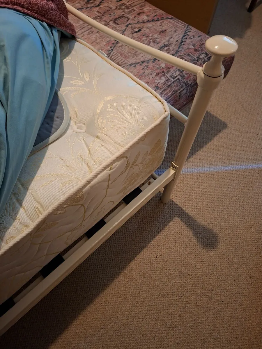 Bed frame - Image 3