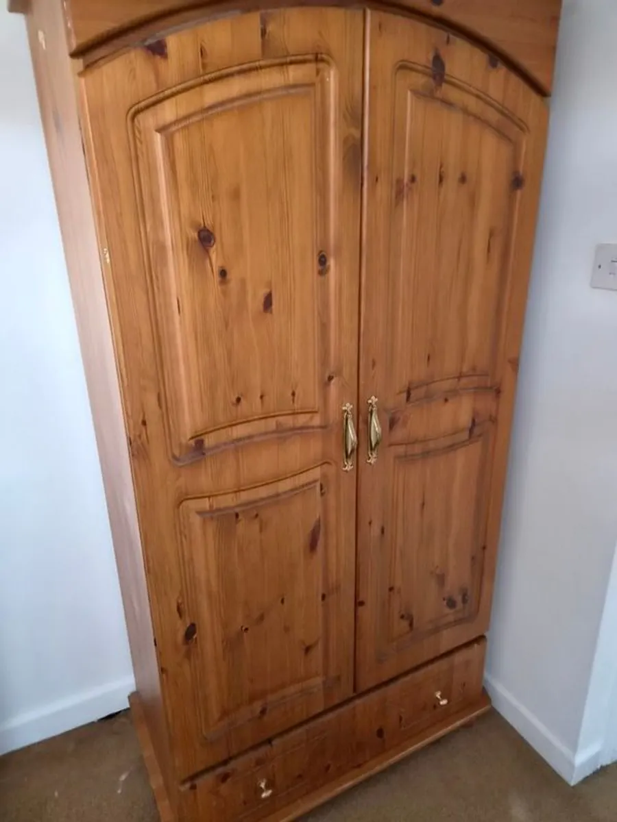 Bundle of wardrobes, so chests of drawers and lockers - Image 3