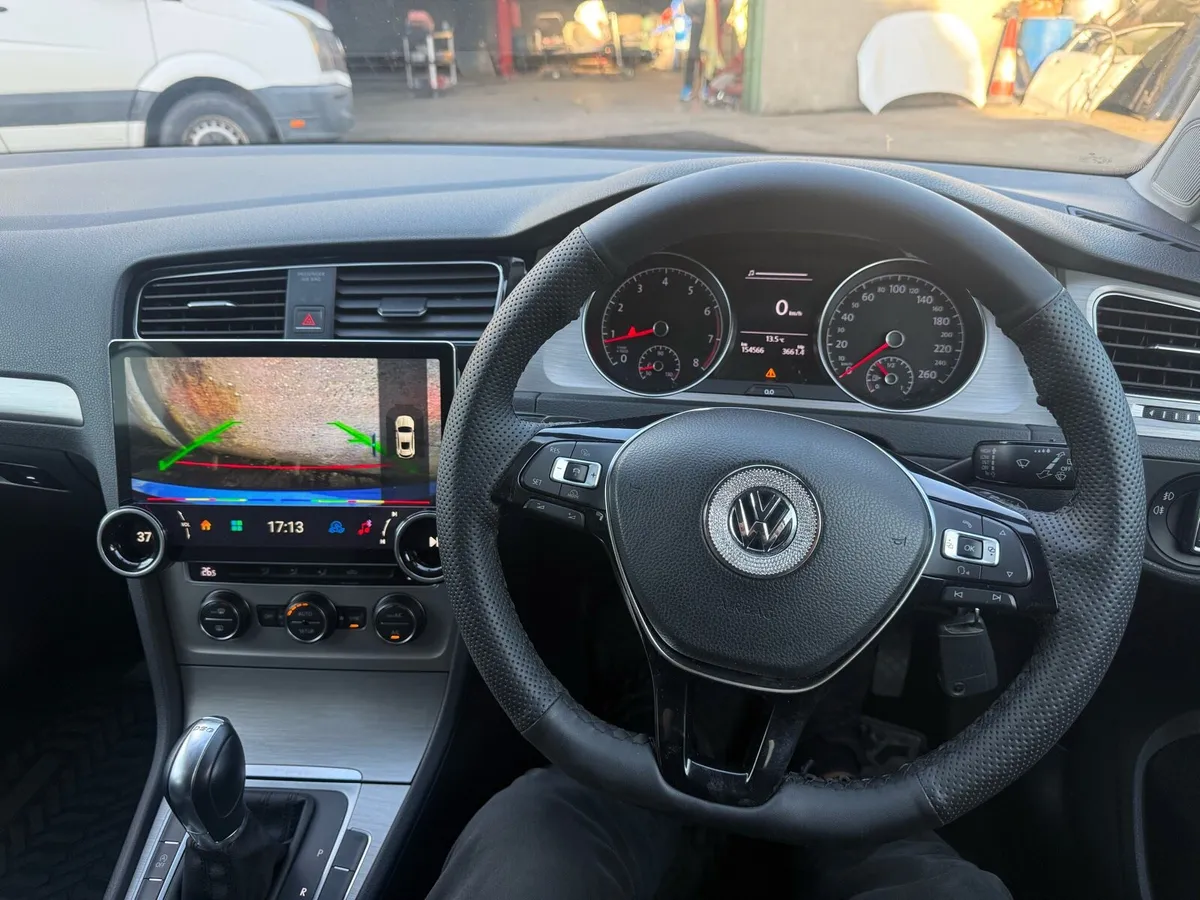 Golf petrol auto - Image 4