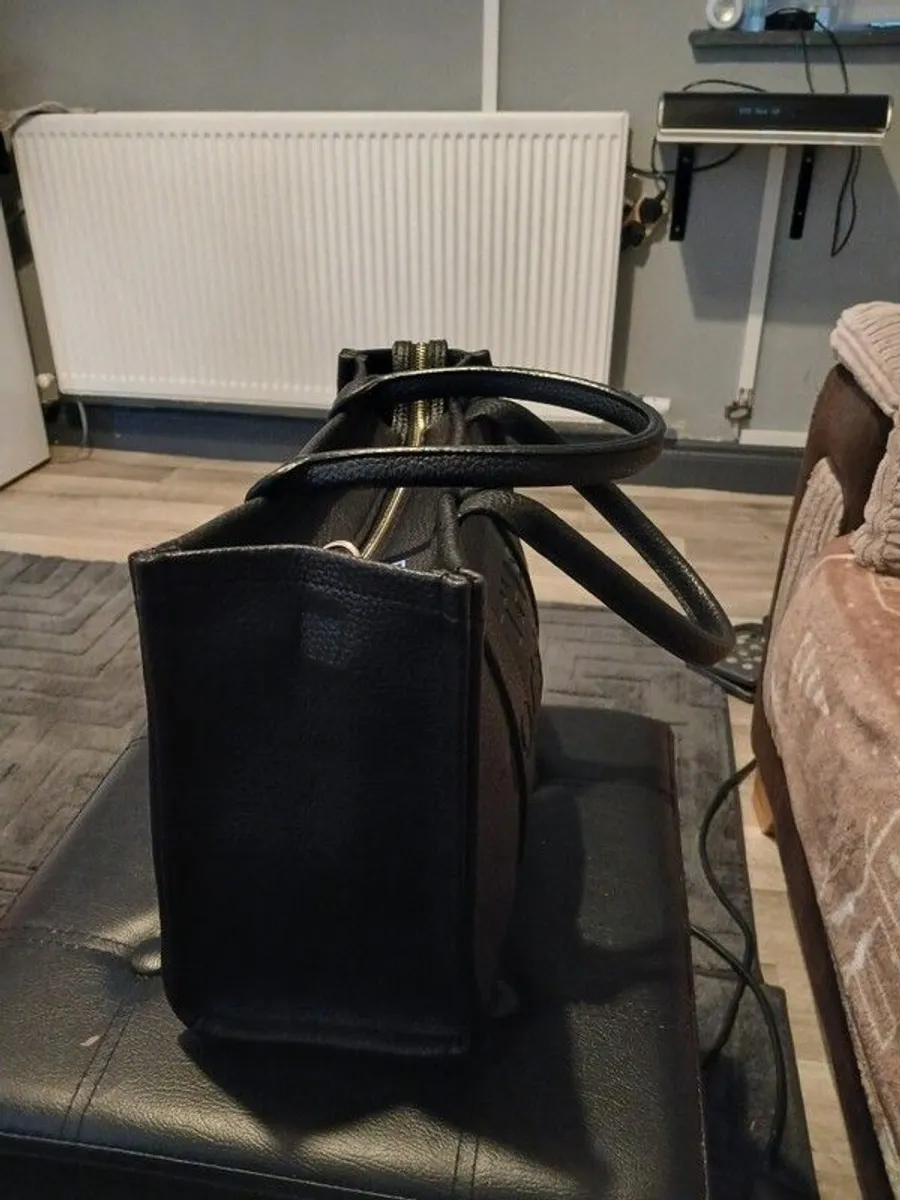 I want to sell real authentic Marc Jacobs bag - Image 1