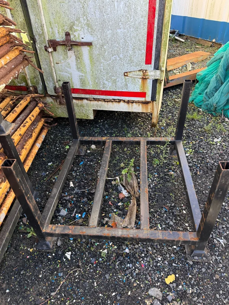 Scaffolding various items - Image 3