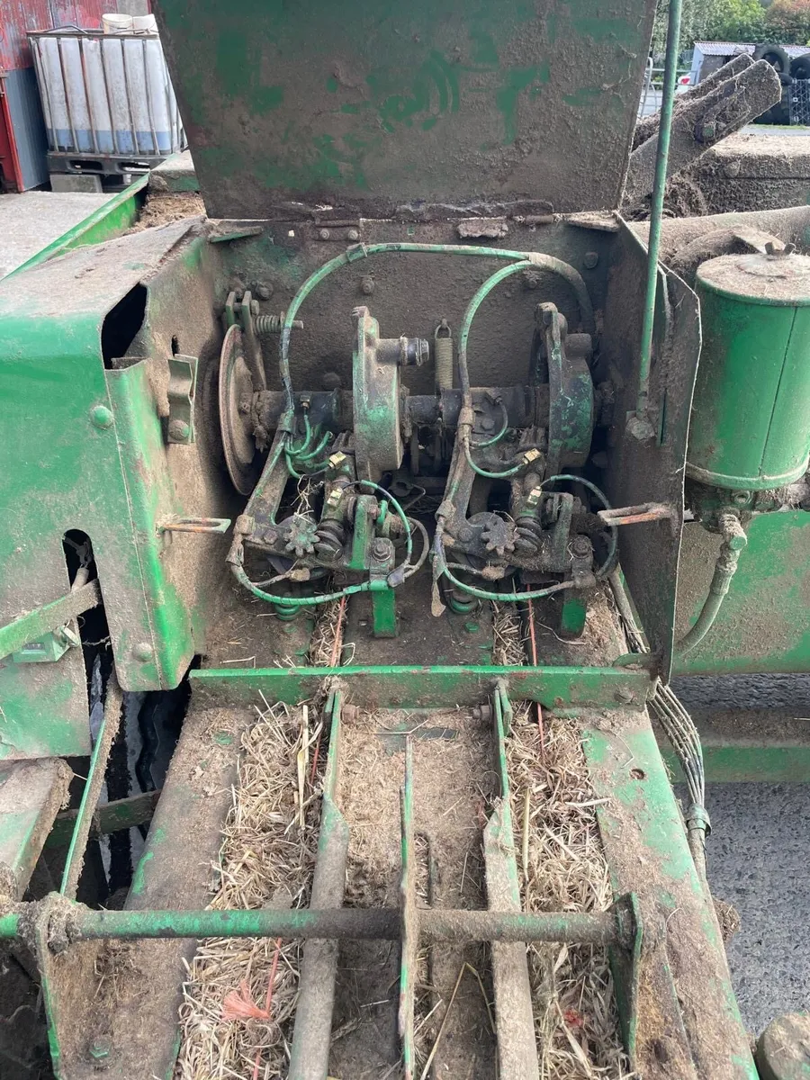 John Deere square baler 456A - Image 3