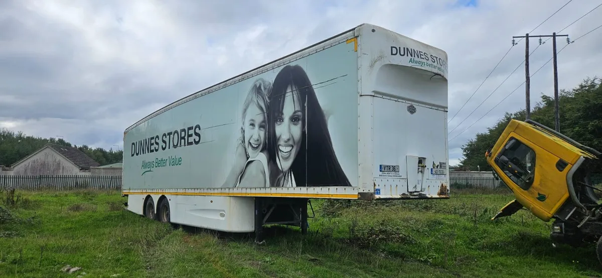 Trailer - Image 1