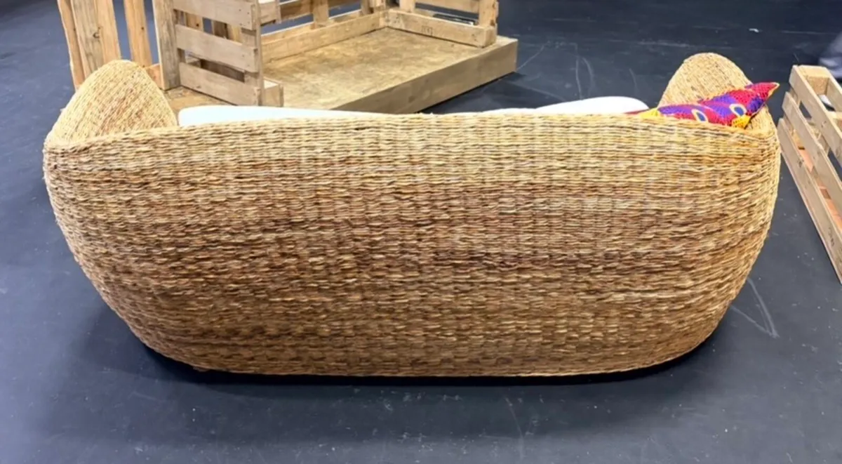Wicker couch - Image 1