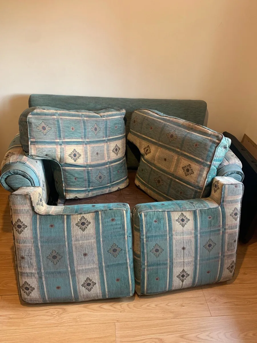 Sofa bed with two matching armchairs - Image 3