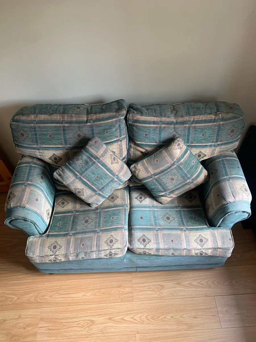 Sofa bed with two matching armchairs - Image 2