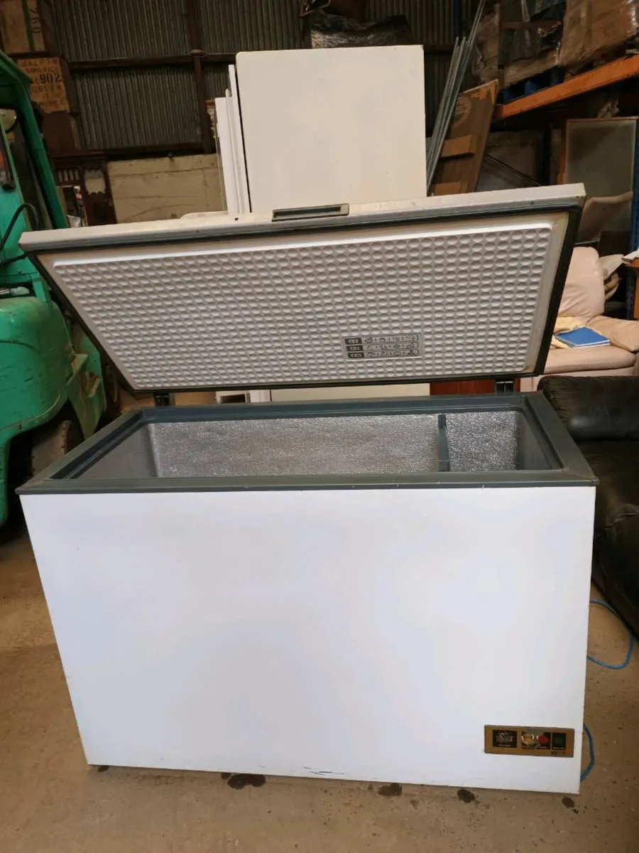 Chest Freezer - Image 3