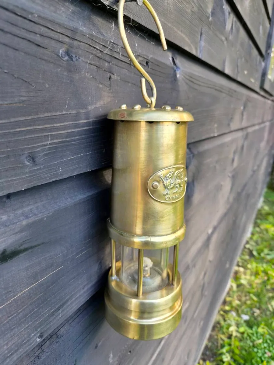 Old Welsh brass miners lamp - Image 3