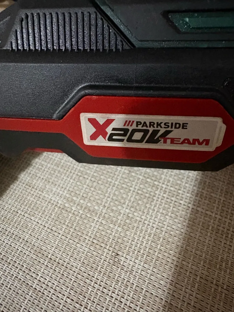 Parkside impact driver with charger and battery20v - Image 2