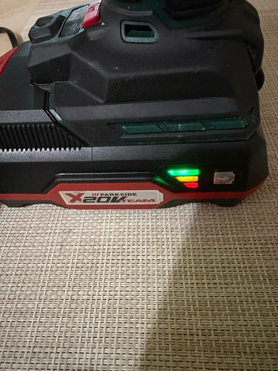 Parkside impact driver with charger and battery20v - Image 3