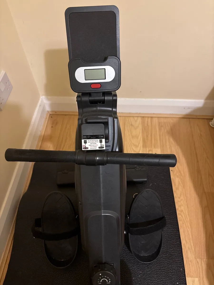 Rowing Machine - Image 2
