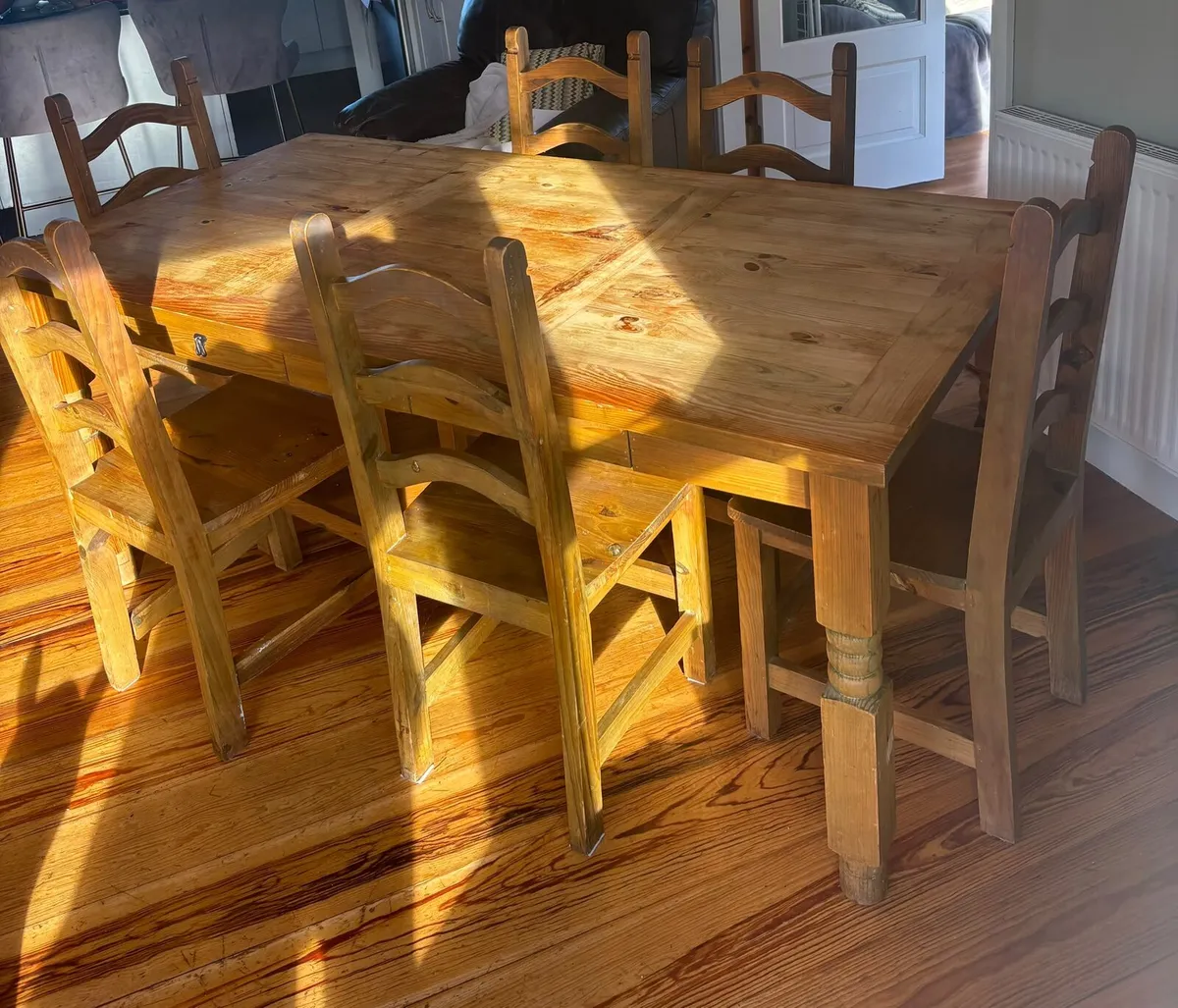 Kitchen table 6 chairs - Image 1