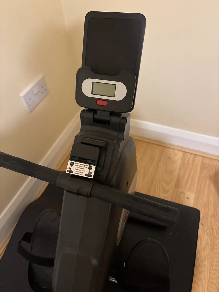 Rowing Machine - Image 4