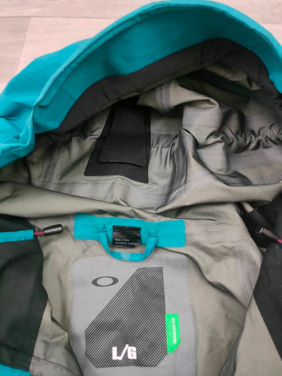 Oakley Pro GoreTex Waterproof Jacket Mens Large - Image 4