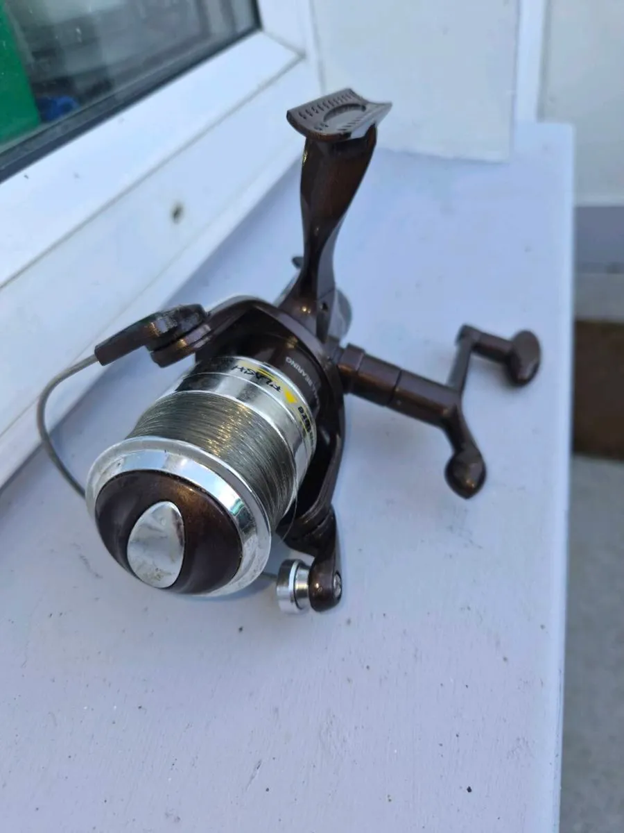 Old fishing reel - Image 2