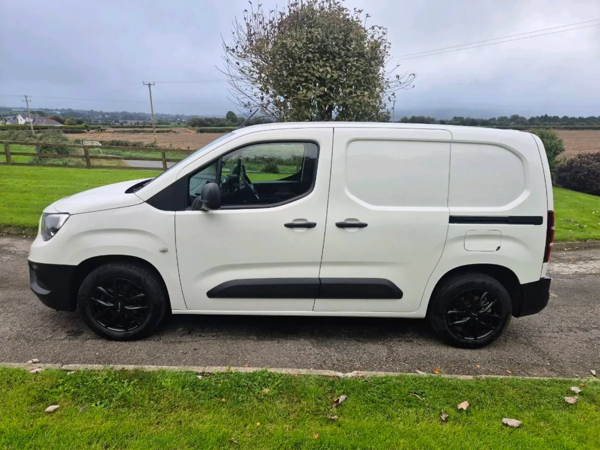 2020 Opel Combo 1.6hdi.double sliding doors. - Image 3
