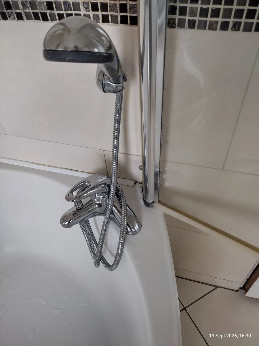 Shower/bath combined - Image 4